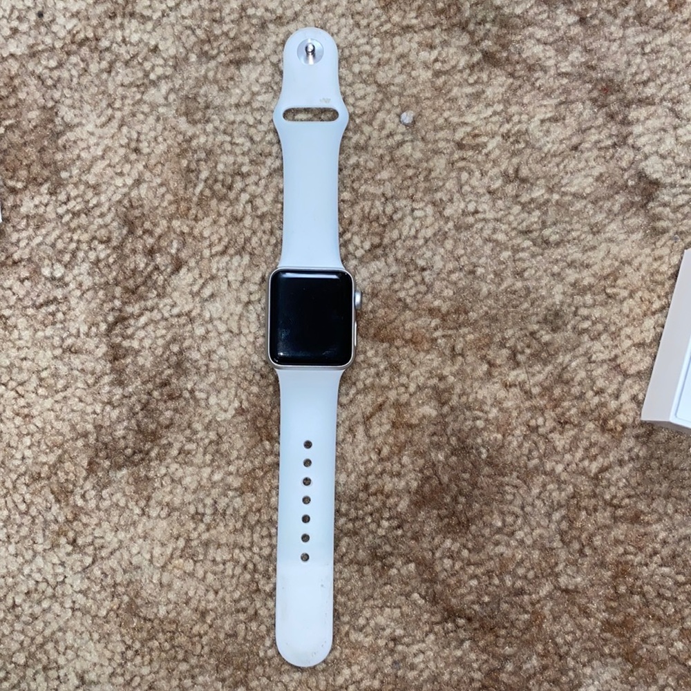 Apple Watch Series 3 (GPS only, No Cellular)